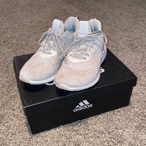 Adidas Sneakers